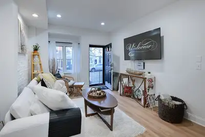 Canton Rooftop Retreat+Chef’s Kitchen+Good Vibes