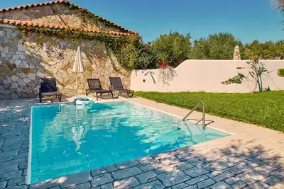 Villa Hera  Periyali