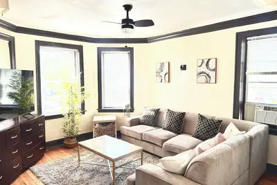 Image de Midway Hideaway - Spacious Chicago Apartment Near Midway Airport