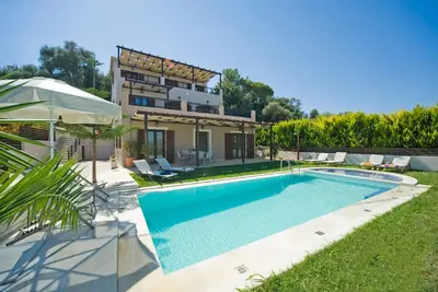 Villa Orsalia with private pool