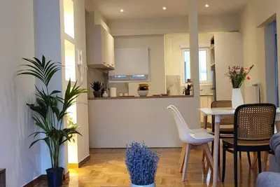 Image de 2 bd renovated flat at acropolis