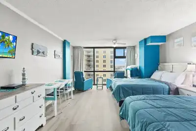 Image de New! Updated Studio with Ocean Views, Heated Pool, Beach Access