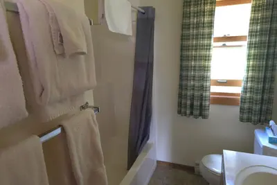 Image de Lake Superior Log Cabin - Wave Watching Delight!