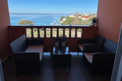 Image de Appartement de deux chambres avec la terrasse et la vue sur le mer Supetarska Draga - Gonar, Rab (A-24383-c)