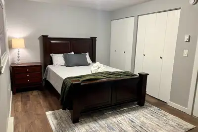 Image de Terrific 3-bedroom townhome with Ac in charming Fargo, Central location