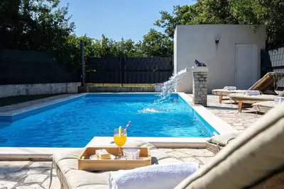 Image de Maison de vacances avec piscine et climatisation