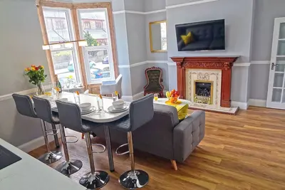 Image de 2 chambres à coucher à Llandudno