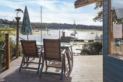 Image de 2 chambres à coucher à Wootton Bridge