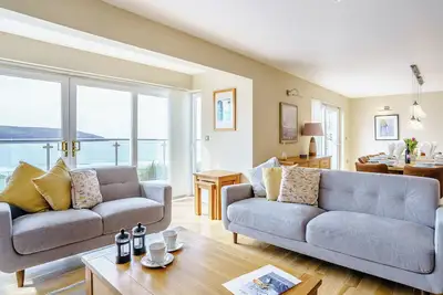 Image de 5 chambres à coucher à Gwbert, near Cardigan