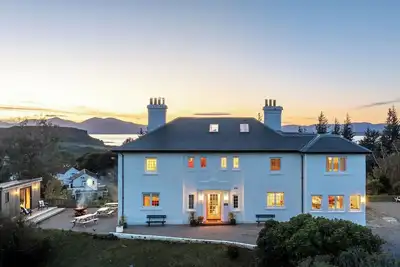 Image de 4 chambres à coucher à Oban