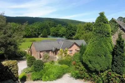 Image de 8 chambres à coucher à Timberscombe, near Minehead