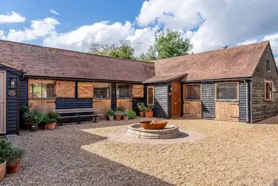 Image de North Stable at Crabtree Farm - Ukc5376