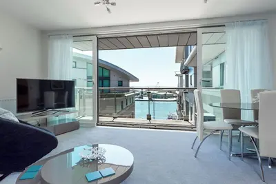 Image de 3 chambres à coucher à Poole