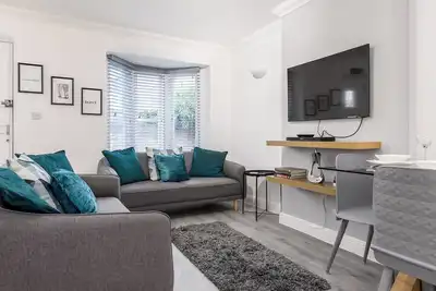 Image de 3 chambres à coucher à Poole