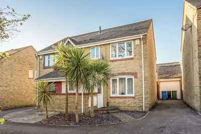 Image de 3 chambres à coucher à Poole