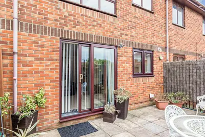 Image de 1 chambres à coucher à Poole