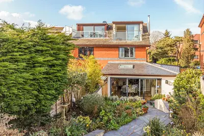 Image de 3 chambres à coucher à Poole