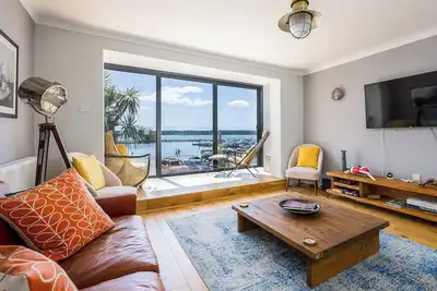 Image de 3 chambres à coucher à Poole