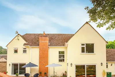 Image de 4 chambres à coucher à Uplyme