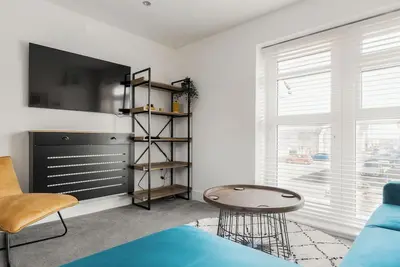 Image de 2 chambres à coucher à Poole