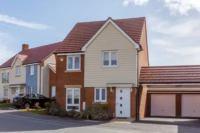 Image de 4 chambres à coucher à Poole