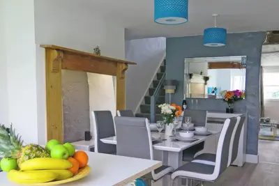 Image de 2 chambres à coucher à Barnstaple