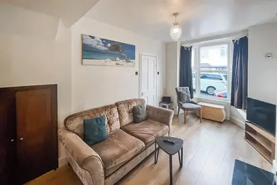 Image de 2 chambres à coucher à Canterbury