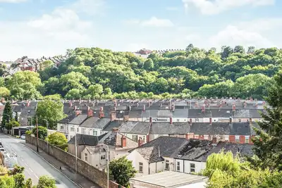 Image de 4 chambres à coucher à Newport