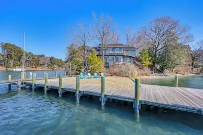Image de Deep Water Dock & Private Beach! Irvington Home