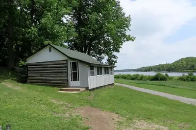Image de Lakefront Cabin Rental Surrounded by Nature near Renfrew, Ontario