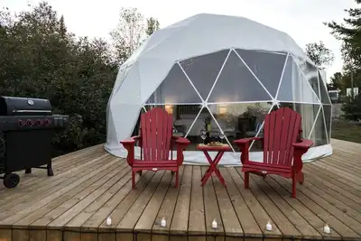 Image de Canadian Glamping Escape in Pet-Friendly Beach Dome in Dunchurch, Ontario