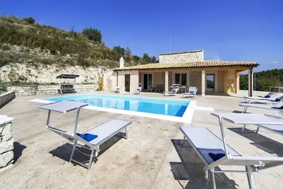 Image de Magnifique maison de vacances privée avec piscine privée, climatisation, Wifi, Tv et terrasse