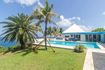 Image de Villa Woo - 3br with 180-degree ocean views!