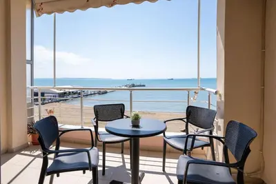 Image de Sea View-Sunlit Coast Apartment Durrës