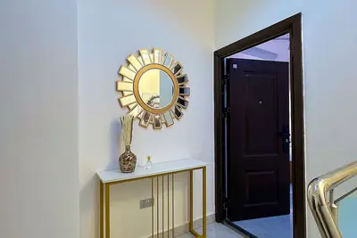 Image de Deluxe 3-bedroom townhome in adorable Accra with back up electricity