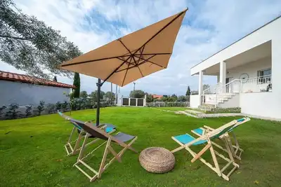 Image de Charming 4-bedroom villa with Ac in beautiful Nea Skioni, 40 meters from beach