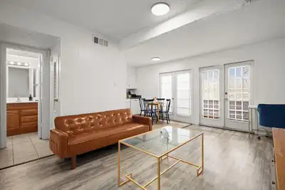 Image de Beautiful 1-bedroom apartment with Ac in cool Austin