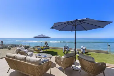 Image de Luxury on the Beach, Brand New Listing!