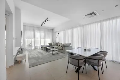 Image de Burj Khalifa View l Pool, Gym & Downtown Ease