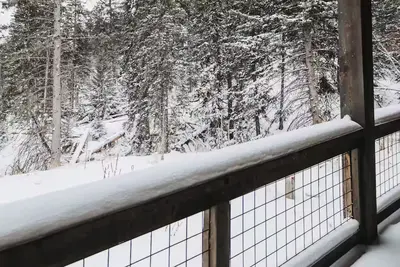 Image de Spacious 4 Season Mountain Cabin w/hot tub in Lead--Main Level Entry & Living