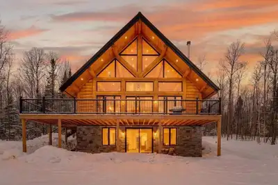 Image de Kanata Tremblant: Ultra Luxury Modern Oasis