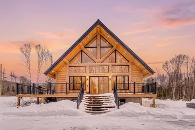 Image de Kanata Tremblant: Ultra Luxury Oasis + Private Spa