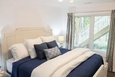 Image de Stunning new cottage on Lake Vernon! \nPerfect for family getaways!