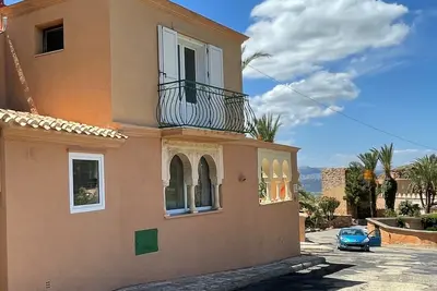 Image de Casa Geranio-Townhouse with panoramic mountain and Mediterranean views