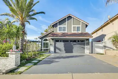 Image de Modern Oceanside Living! Family Home w/ Workspace