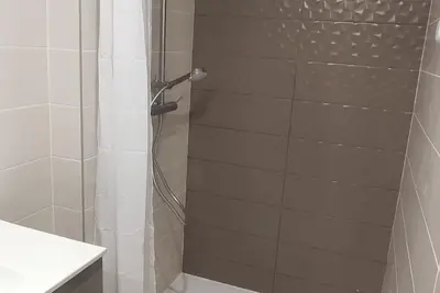 Image de Spacieux Logement 2 Chambres 90m2 Dans Maison Avec Piscine