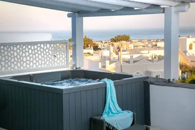 Image de Villa Eliara, Sea Views, Outdoor Hot Tub, Furnished Terrace, Santorini