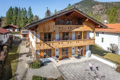 Image de Fantastic vacation apartment with mountain views & sauna near the lake for up to 6 people