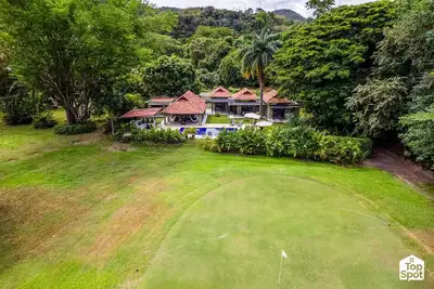 Image de TopSpot® Over the Entrepuentes Golf Course!