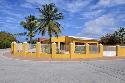 Image de Private 3-Bedroom Curaçao Villa for 6 Guests • Ac • Quiet Grote Berg Location.